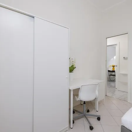 Domus Aurea3 Flat A Stone's Throw From Colosseum روما