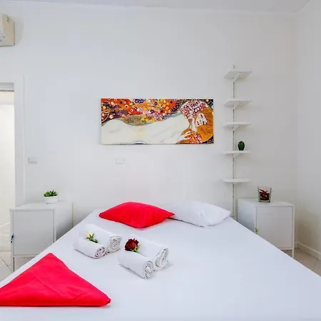 Domus Aurea3 Flat A Stone's Throw From Colosseum شقة