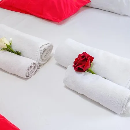 Domus Aurea3 Flat A Stone's Throw From Colosseum شقة