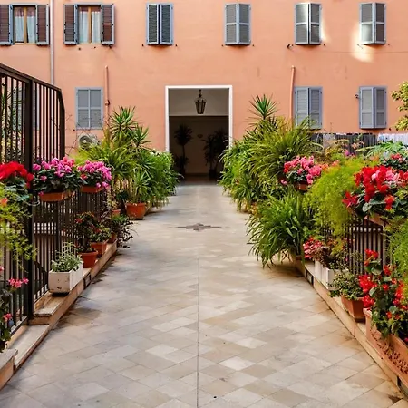 Domus Aurea3 Flat A Stone's Throw From Colosseum روما