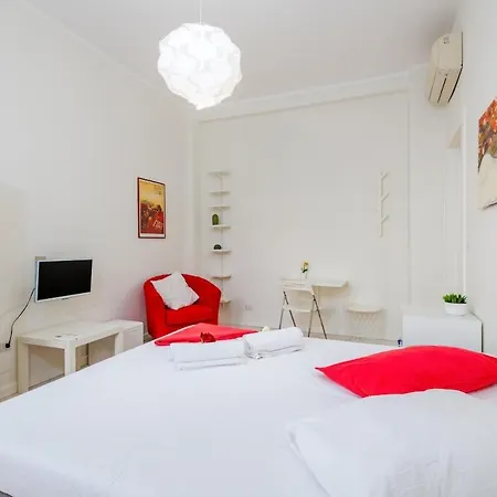 Domus Aurea3 Flat A Stone's Throw From Colosseum *