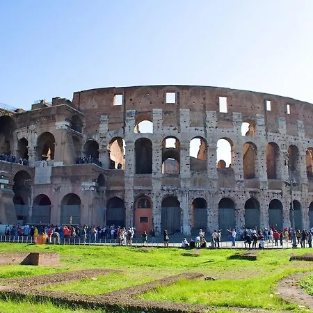 Domus Aurea3 Flat A Stone's Throw From Colosseum *