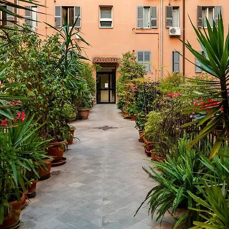 Domus Aurea3 Flat A Stone's Throw From Colosseum شقة روما