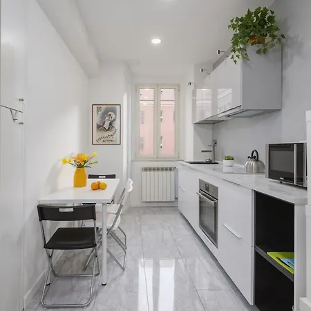 Domus Aurea3 Flat A Stone's Throw From Colosseum روما