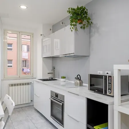 Domus Aurea3 Flat A Stone's Throw From Colosseum Appartamento Roma